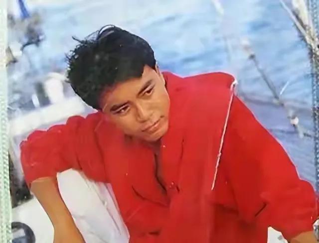 |李克勤卢淑仪，相恋13年，被宠29年，世人羡慕的爱情样子莫过如此