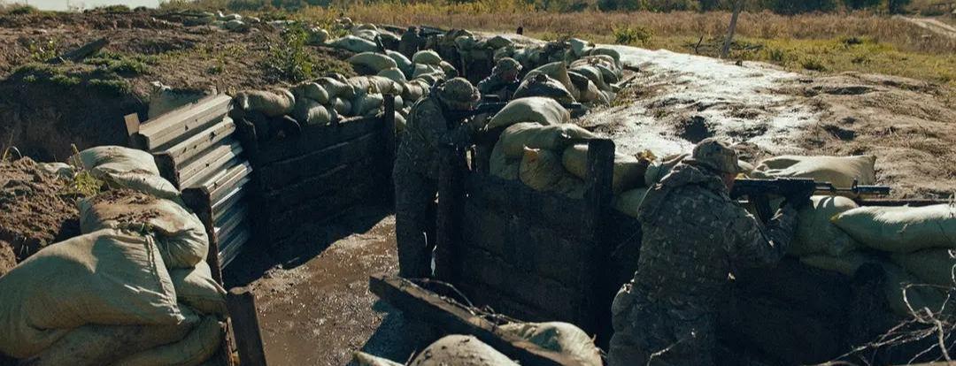 狙击手·白乌鸦|《狙击手·白乌鸦》乌克兰人还有心思拍电影，这是边打仗边提取素材？