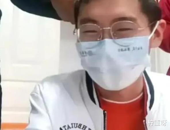 |孙卓回到深圳后，孙妈妈晒孙海洋头上漩涡，头顶发量稀疏惹心疼