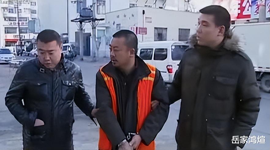 吉世光|2011年已瘫痪刑警在看谍战片，突然就指着电视说：害我的人就是他