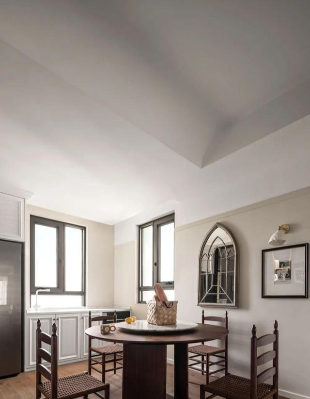 不跟风网红设计，也拒绝过度装修，这个180㎡大平层，那叫一个舒服