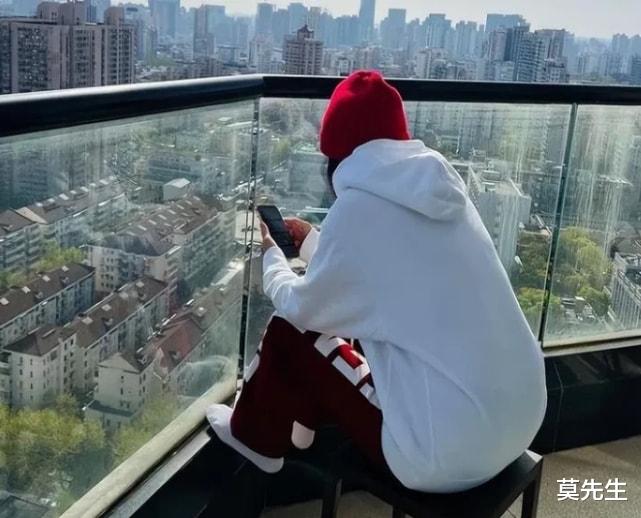 童锦程|25位明星上海居家隔离:陈赫朱桢聚餐,杜若溪晒菜,刘嘉玲看风景