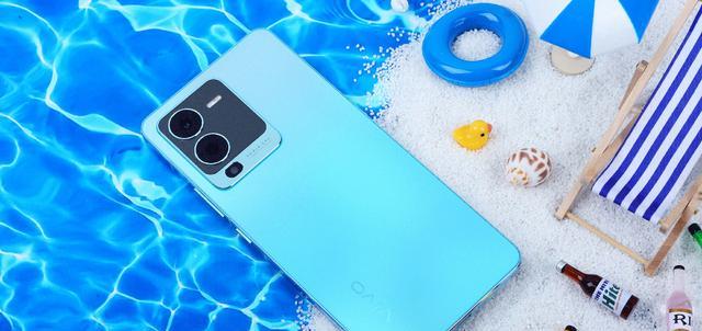 目前性能最强的次旗舰手机不是RedmiK50，也不是一加Ace，而是它