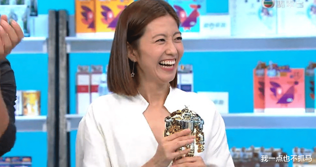 英雄岁月之王牌部队|今天,全网都在催她离婚