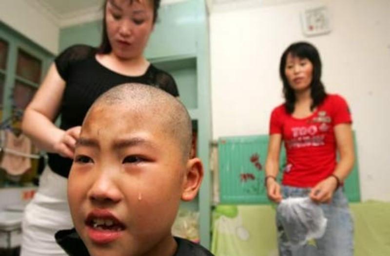 2006年,为救白血病继女,继父同意妻子跟前夫再孕:孩子生下我养