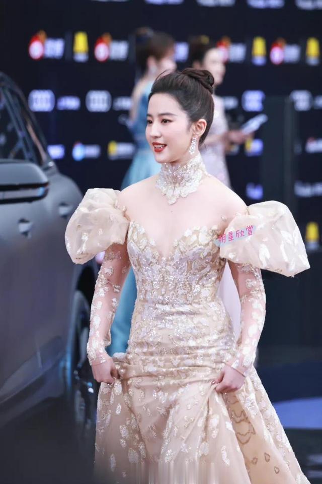 刘亦菲|刘亦菲 微博之夜美艳大气