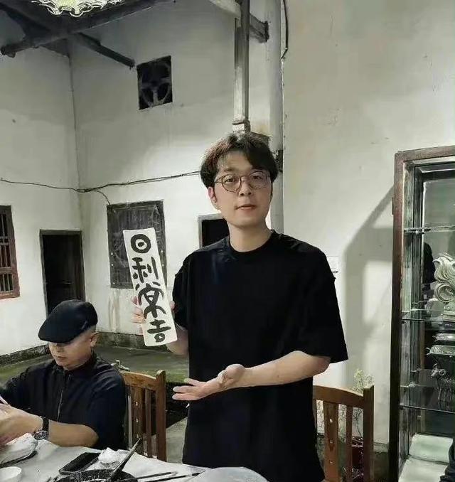 杜海涛 杜海涛素颜现身被偶遇，瘦到脱相苍老许多，沈梦辰的话应验了