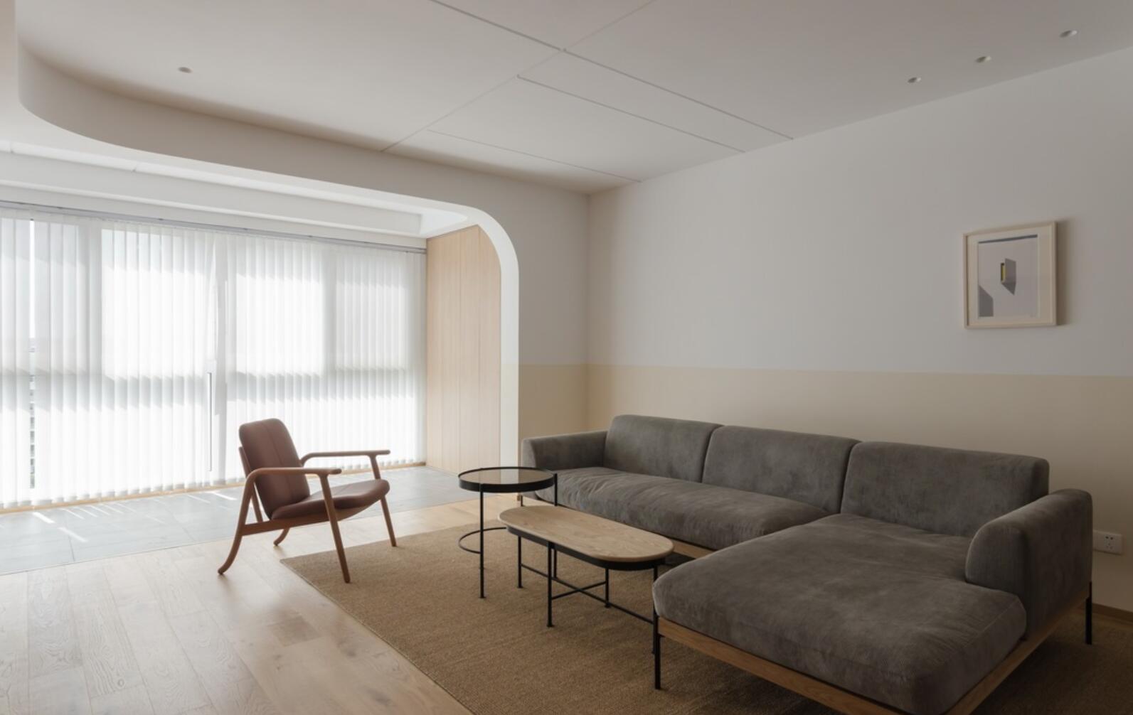 沙发离墙摆放,电视墙悬挂,她137㎡新家,布局简直巧妙至极