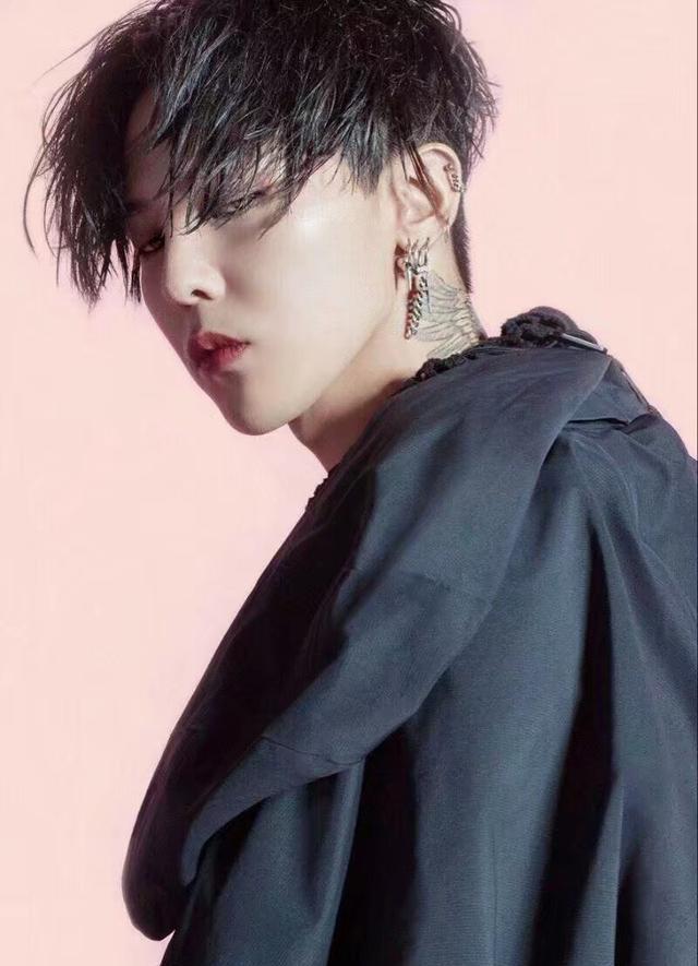 崔胜铉|Bigbang崔胜铉发四人合照，由于崔胜铉的存在，组合难在韩国活动