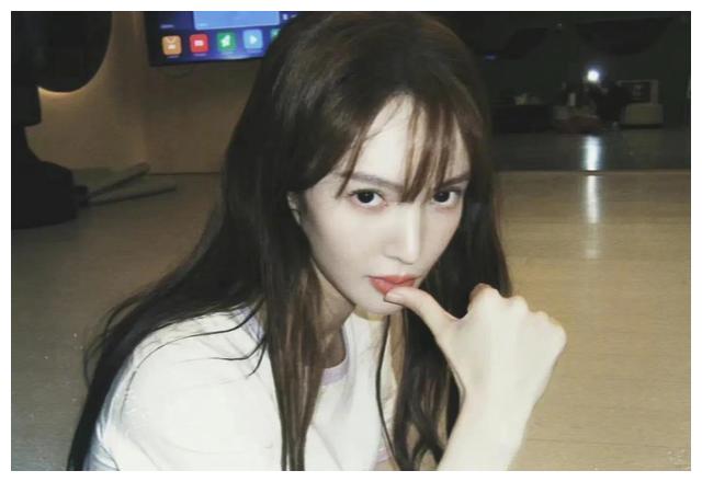 这是骨头架子活过来了吧？女明星拼死减肥是为何？