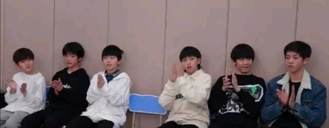 李飞|二代还没站稳，三代还没出道，四代就出来了，李飞穷怕了？