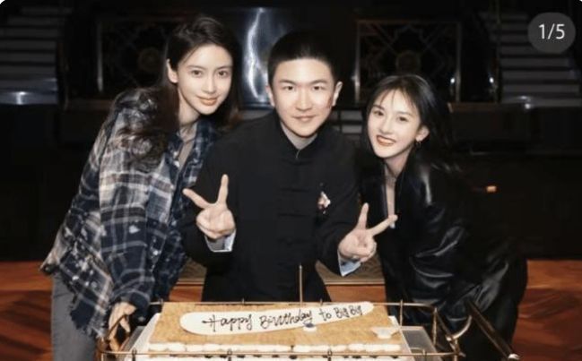 张大大|张大大与杨幂游湖,背靠背大秀恩爱,穿情侣装丝毫不避嫌