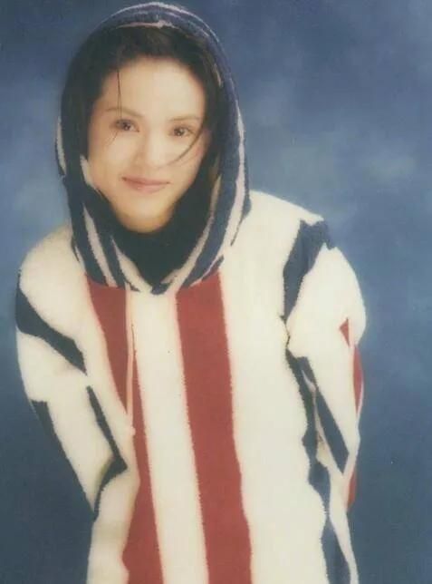 李若彤|演员李若彤，和富商同居10年被分手，56岁结婚靠缘分