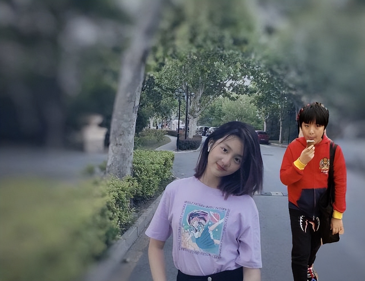 费曼|费曼因“搞笑男”登上热搜，自嘲是过气明星，与网友互动尽显幽默