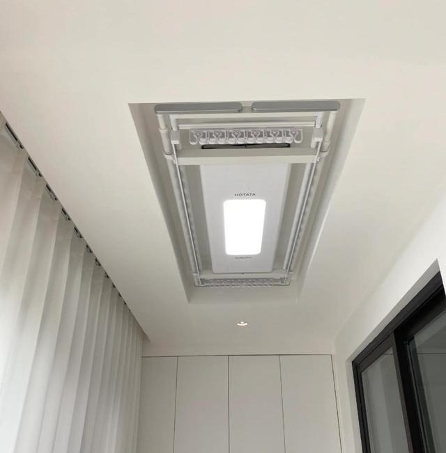 阳台吊顶，怎么装晾衣架？建议参照这2种方式安装，好看还好用