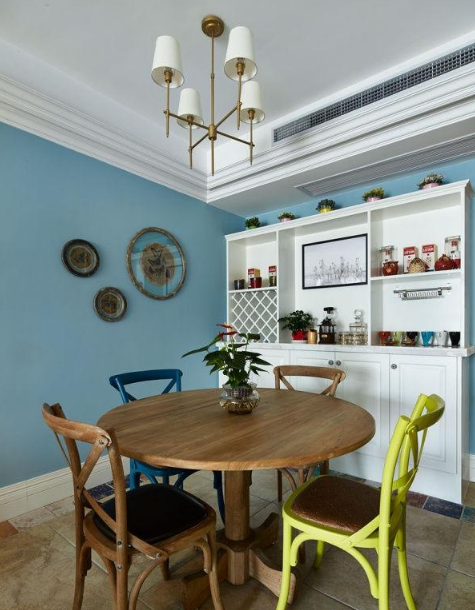 老公在阳台做了个榻榻米,瞬间多出一间房,爸妈来了能挤一挤睡!