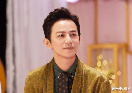 谢娜|谢娜晒与何炅背影合照,高调官宣回归,网友:快乐又回来了