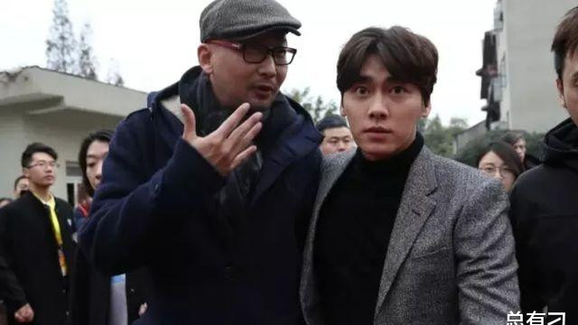 李易峰|?李易峰出事后，所有海报被母校撕下，他曾是该校优质毕业生