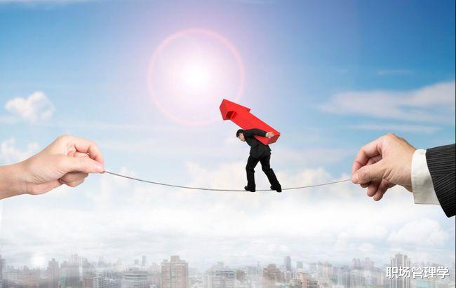 |入职以来一直勤奋努力，无比忙碌，天天加班，但年终评优跟我无关