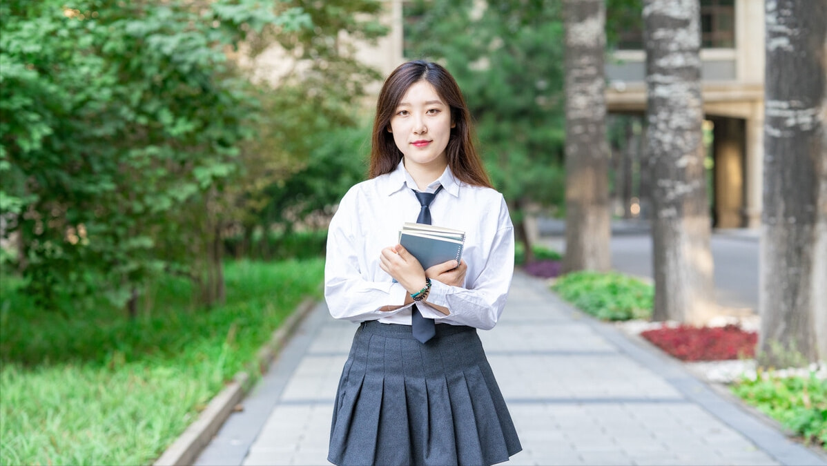 西装|学生成“赚钱工具”,学校职责何在?我终于理解了家长的坚持