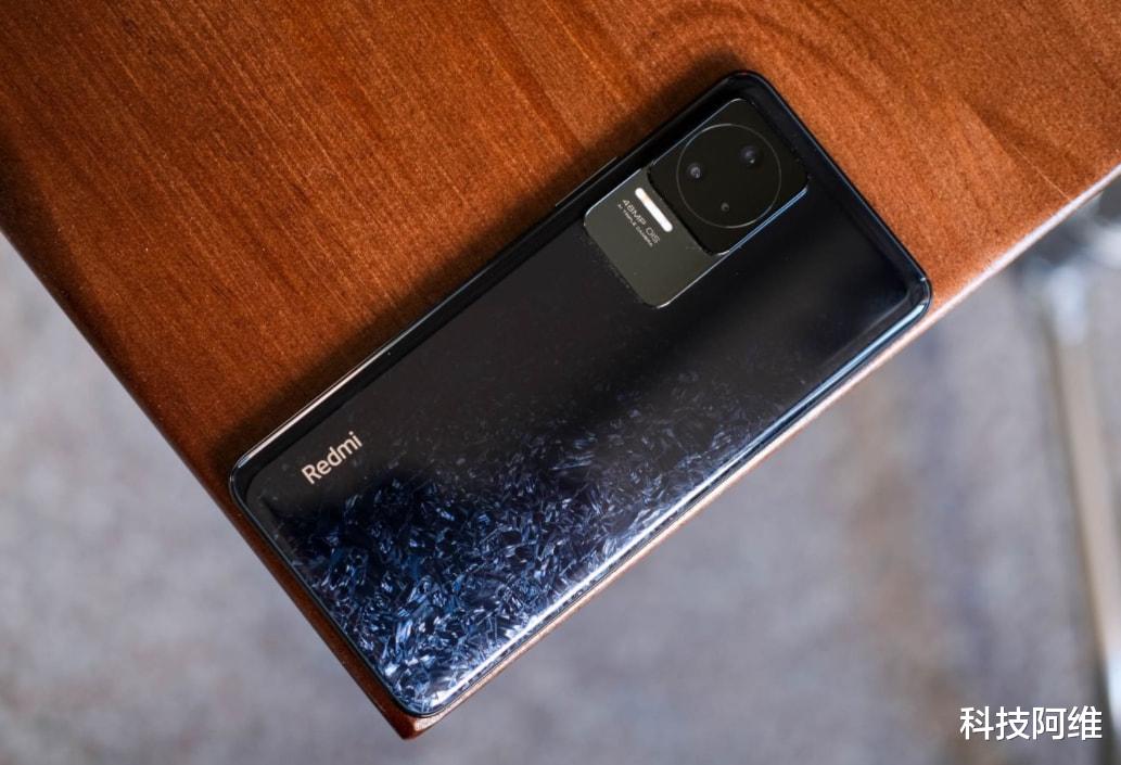 红米手机|红米K50真机上手，5500mAh+天玑8100，定价2399元值得买吗？