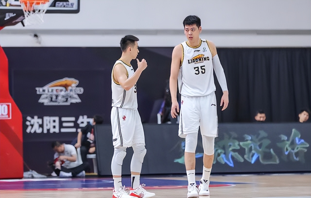 辽宁男篮|2米18！2米15！刚离开辽宁，就收获一份大合同，国青核心或迎爆发