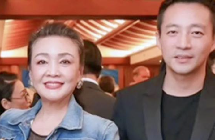 汪小菲|汪小菲直播疑似diss老妈：不要对人人身攻击，她不代表我的观点！