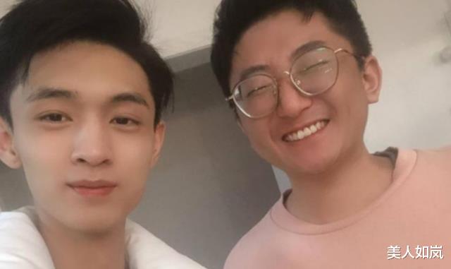 德云社|没开除?王楠仍在卖德云社月饼礼盒,还有郭德纲亲笔写的中秋贺卡