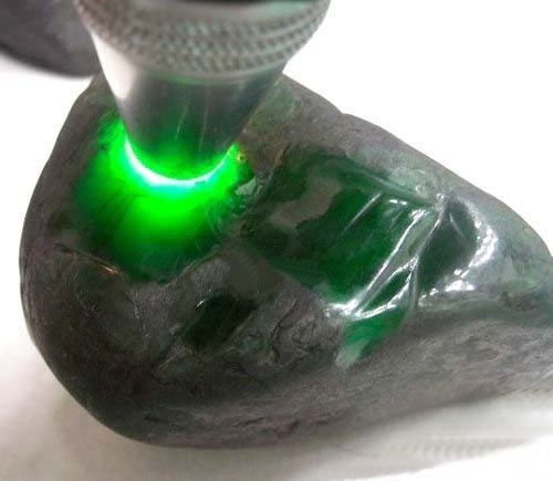 |新手小白学赌石，翡翠赌石皮壳绿色的形态，你了解哪些！