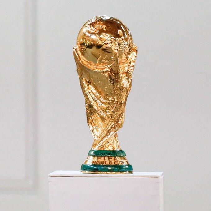 莱万|2022年世界杯抽签：两大死亡之组，卡塔尔签运不佳，梅西PK莱万