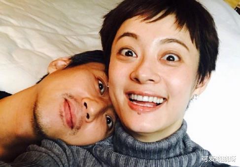 张译|张译：只要和她拍情感戏，她老公就抱着孩子来，让人很难为情