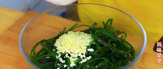 春季,猪肉牛肉靠边站,多吃“5菜2果”,营养祛肝火,越吃越精神