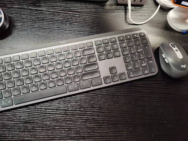 联发科|磨刀不误砍柴工，万元级别SOHO桌面改造清单