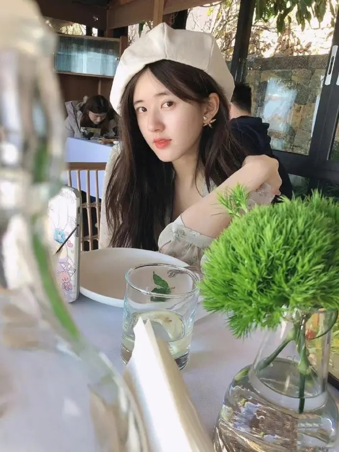 明星|圈内人曝明星代言大跳水，团队谋求赚钱新模式，赵露思白鹿成一线