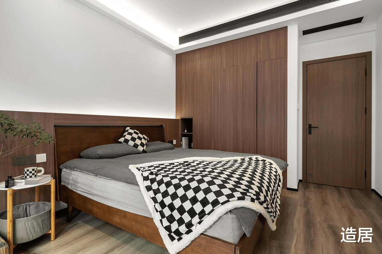 这套90㎡复式三居室,满屏皆是阳刚之气