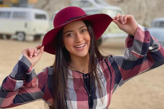 选美|外网著名表情包女孩惊传轻生,结束了16岁的生命