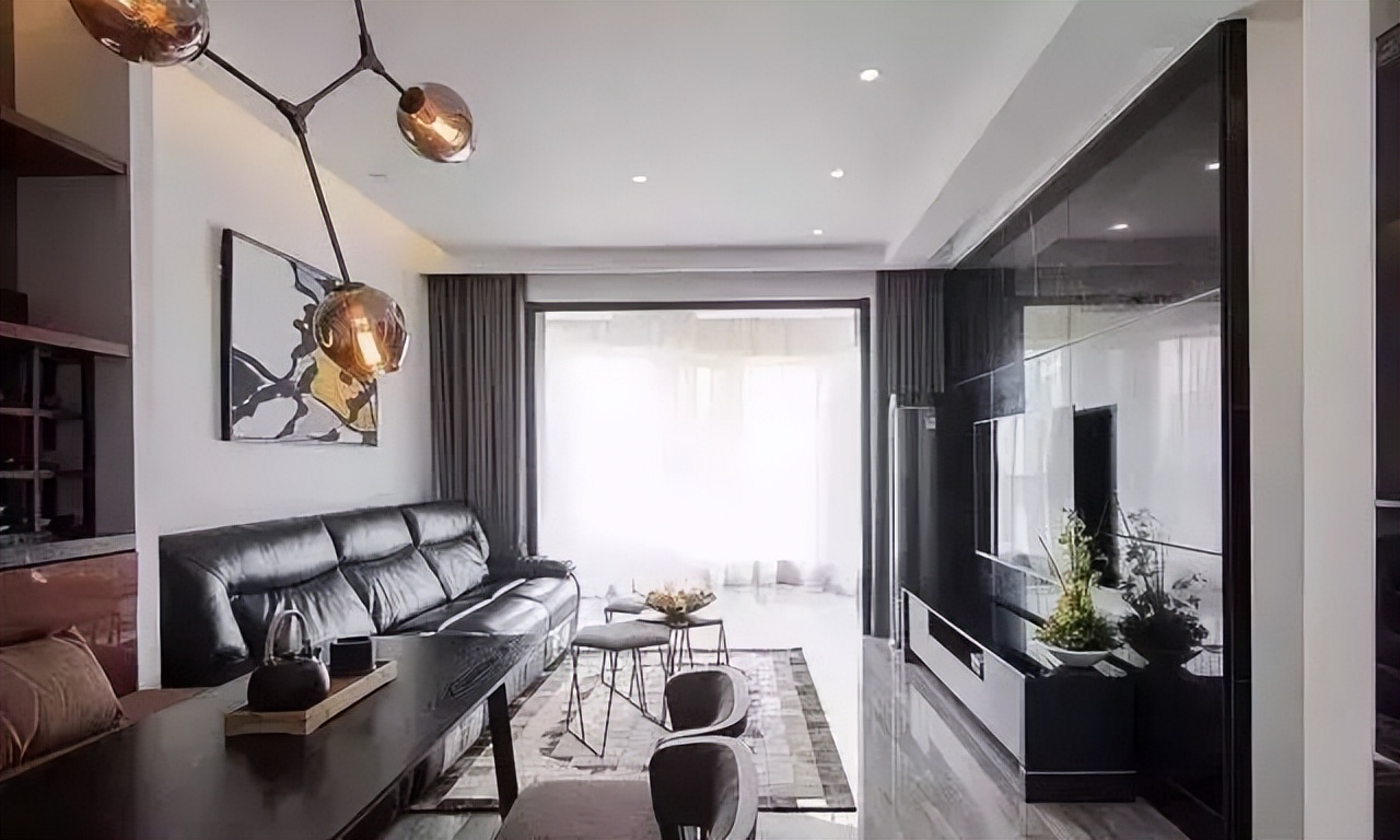 93平现代简约风，让收纳与美观并存！