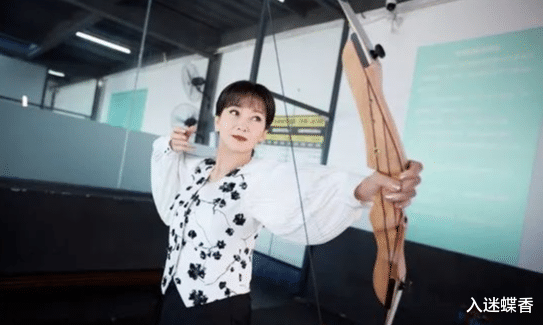 赵雅芝|赵雅芝排队做核酸,被吐槽像走秀