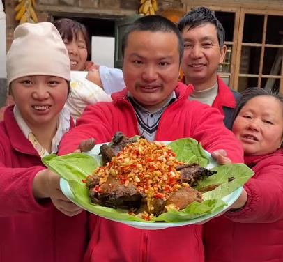 |牛爱芬被岳父吐槽没眼光，做事毛手毛脚？网友：所以才看上小春花