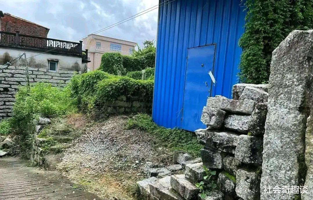 尸体上有圆洞,4岁男童被残忍杀害,谁让邻居16岁小姑娘如此凶残?