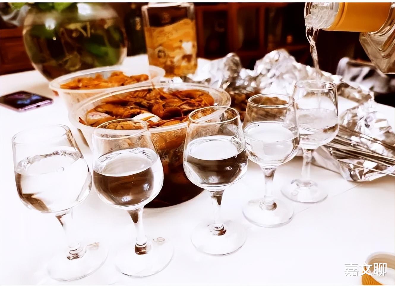 刮目相看|轮到你敬酒时，不会说场面话？这3句万能话术，别人对你刮目相看