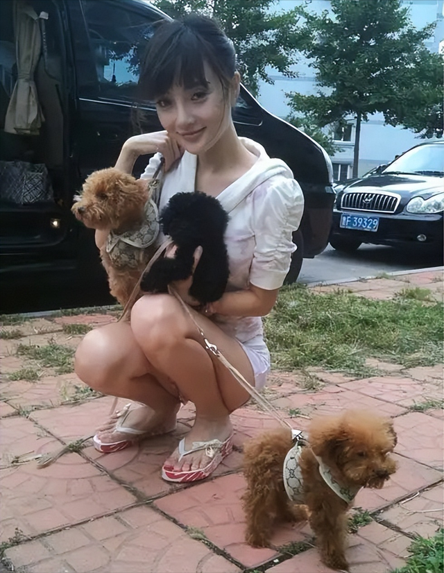 |“上梁不正下梁歪”李小璐悲剧的源头，是她亲妈