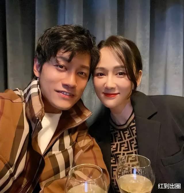 陈乔恩|陈乔恩和小9岁男友领证结婚!现场拍照紧贴彼此,女方身形显臃肿