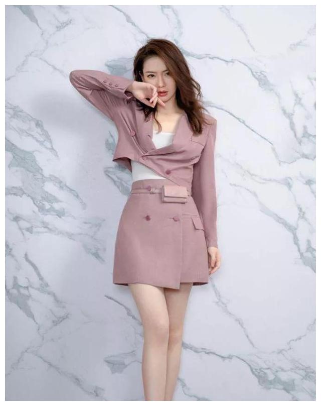 娱乐圈|美不美，先看腿，尤其是娱乐圈，更让人难以相望