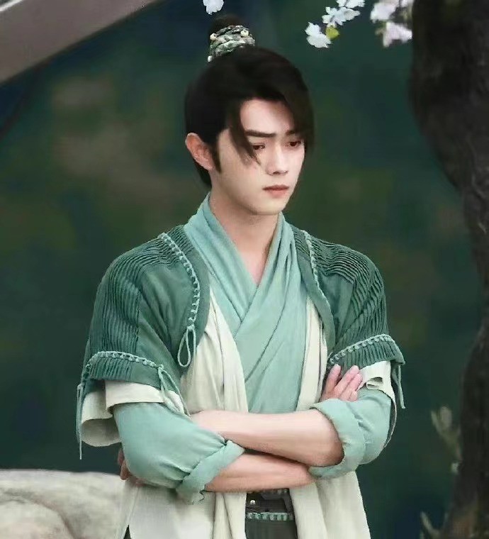 仙剑六|《仙剑六》最新路透，虞书欣紫衣马甲配麻花辫，26岁美出新高度