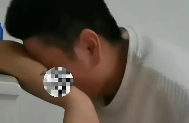 湖南长沙,发生了一件不可思议的事,一女子怀孕了,可是她老公却一直呕吐不止
