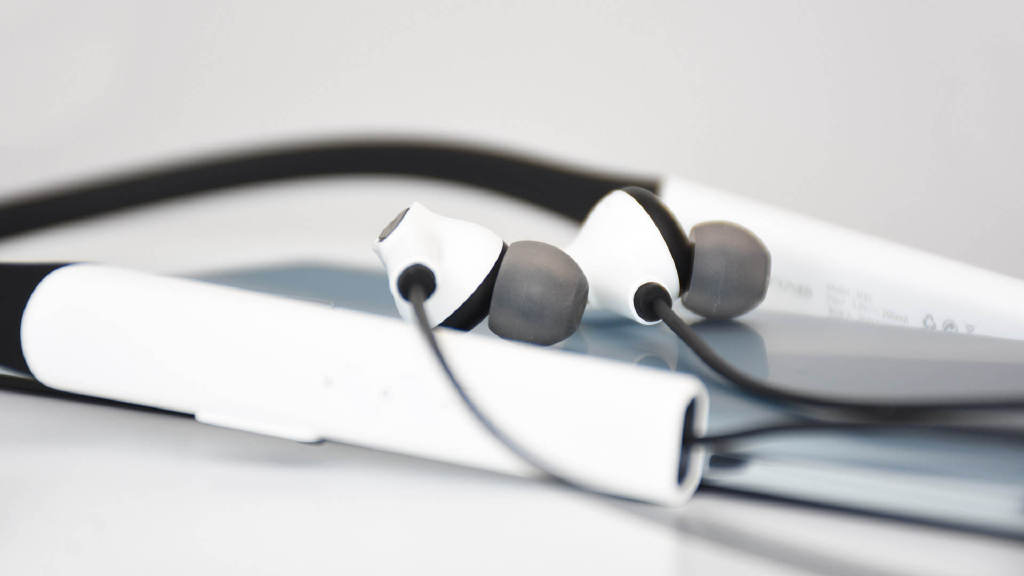 理光|Sanag H3電競掛脖藍牙耳機：賽博朋克風格 全程低延遲