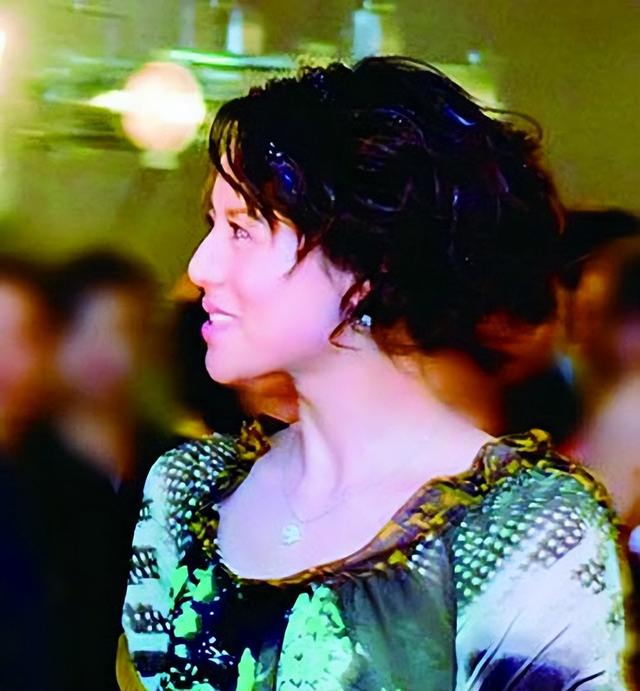 整容|比劳荣枝美的顾春芳,4年向男人要17亿,整容也难逃落网