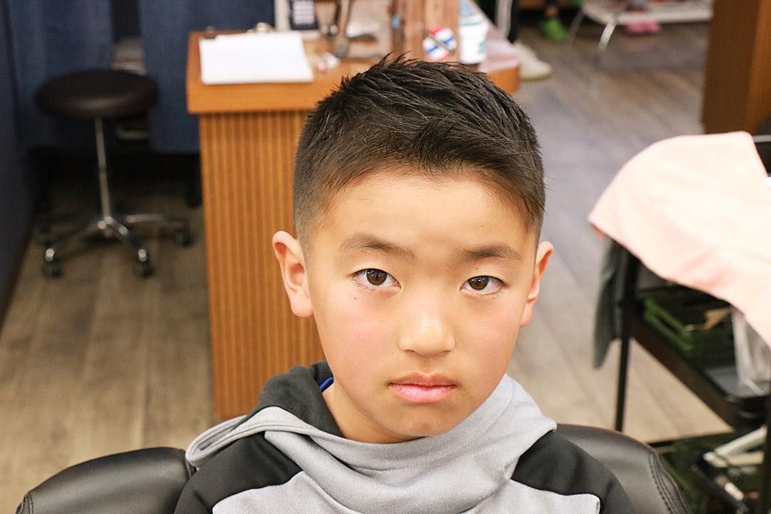 高马尾 今夏最火小男孩发型，简单个性很有型，剪完真帅气