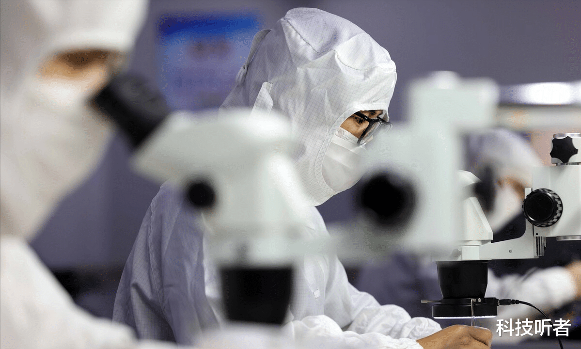 芯片|0.8nm！清华大学突破芯片新技术，实力“领跑”全球